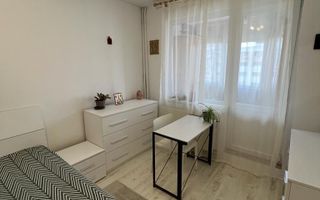 Centrala proprie. Complet renovat. Mobilat si utilat. - Poză 6