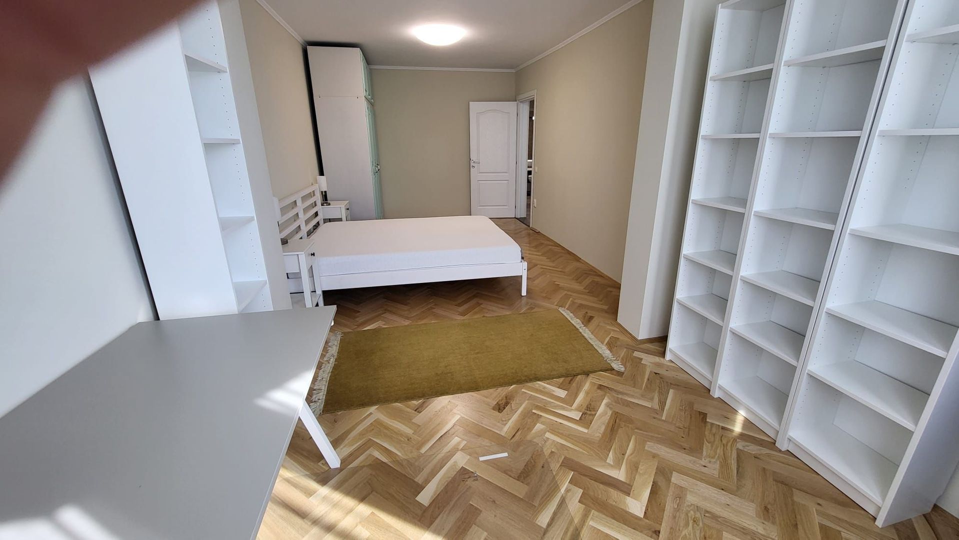 De inchiriat! Apartament spatios, cu parcare, in Gheorgheni - Poză 6