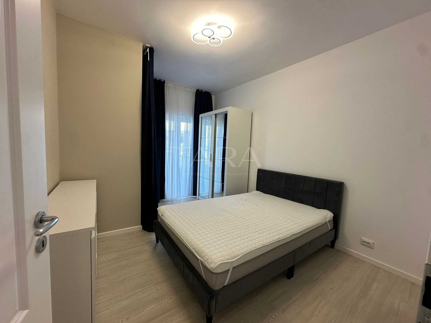 Apartament cu trei caere in Buna Ziua - Poză 5