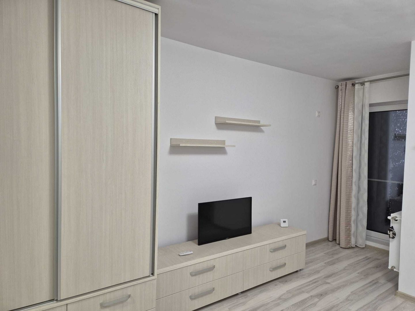 Garsoniera moderna 40 mp, parcare inclusa, centrala, pet friendly - Poză 4