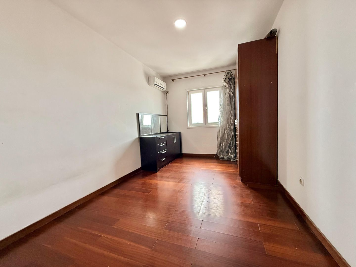 COSMOPOLIS - Apartament cu 3 camere semimobilat cu 2 locuri de parcare - Poză 5