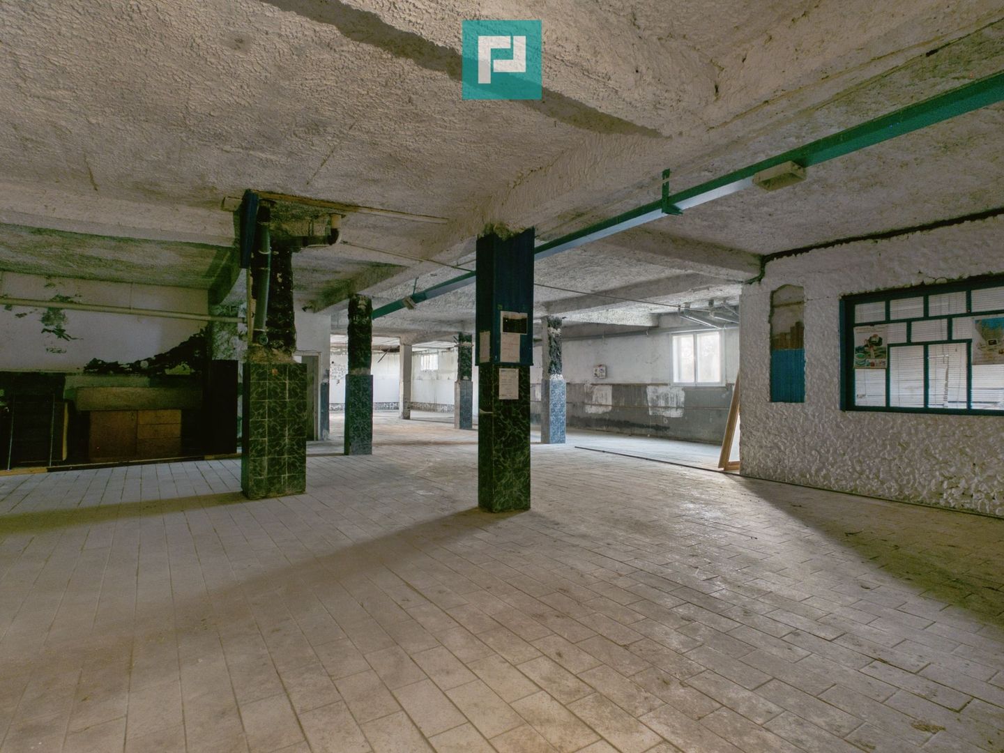 Proprietate impresionantă Sântana - 3500 mp utili - Poză 29