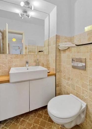 Garsoniera renovata - investitie, centru vechi - Brasov - Poză 10