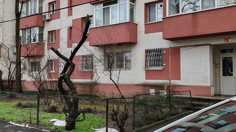 Închiriez apartament cu 2 camere Drumul Sării Razoare Cotroceni - Poză 1