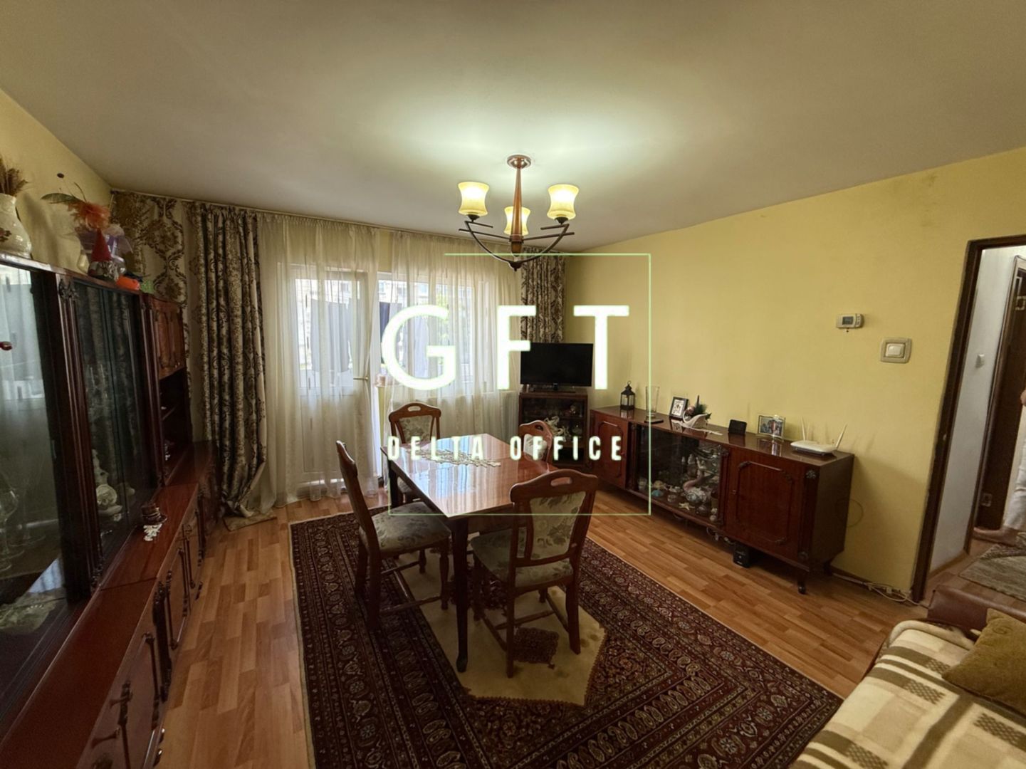 Apartament 4 camere, Et. 1 - Zona Sud , Str. Imparatul Traian - Poză 5