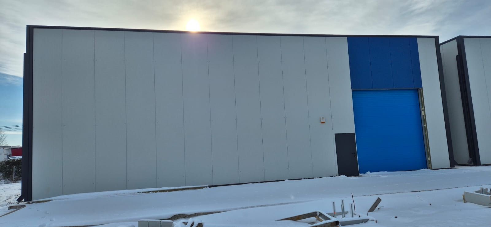 Hală 256 mp de vânzare, Prelungirea Gării Cățelu, teren 1.207 mp - Poză 1
