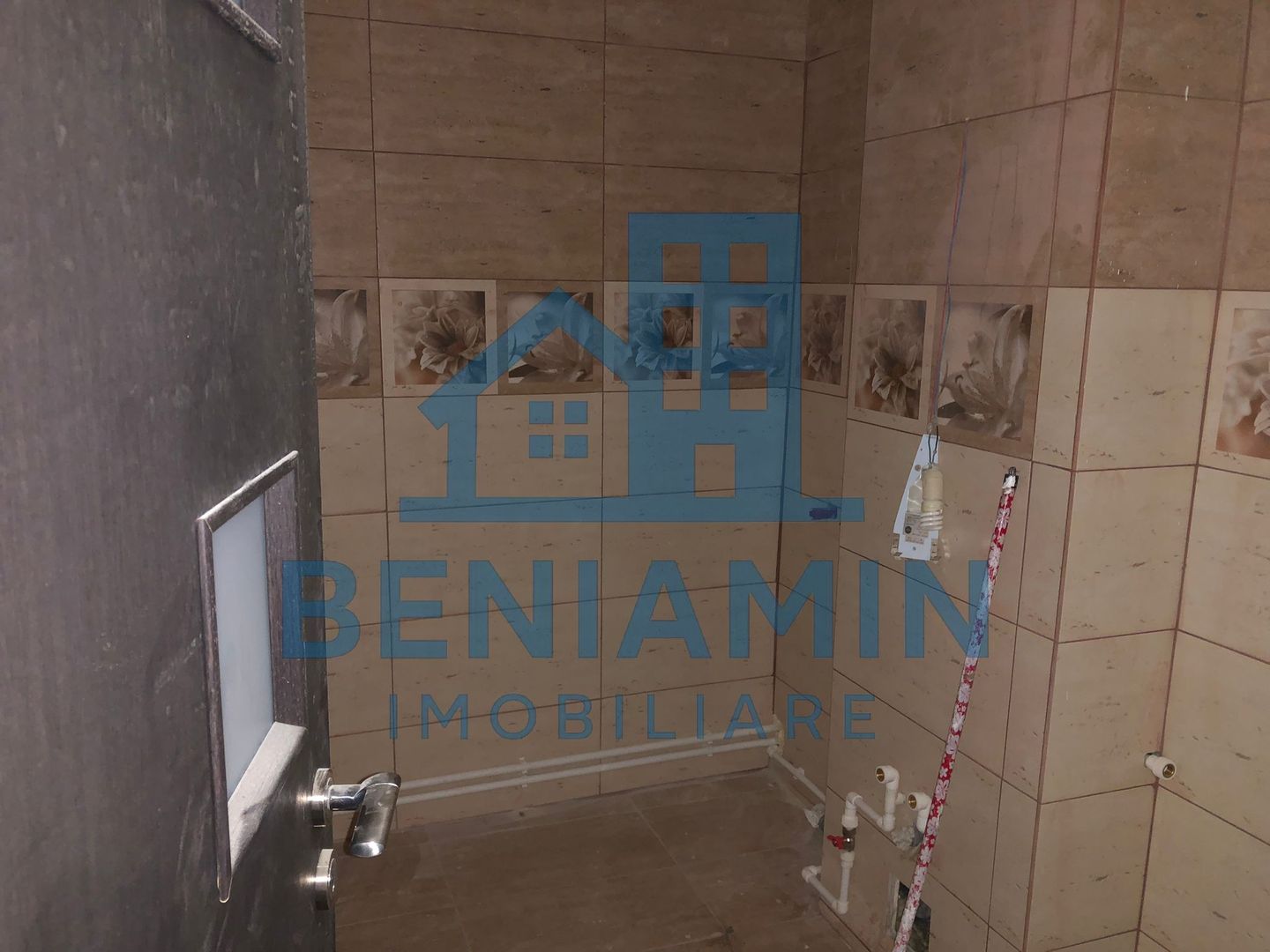 Apartament 4 camere decomandat centrala 83mp renovat etaj 1 Craiovita - Poză 6