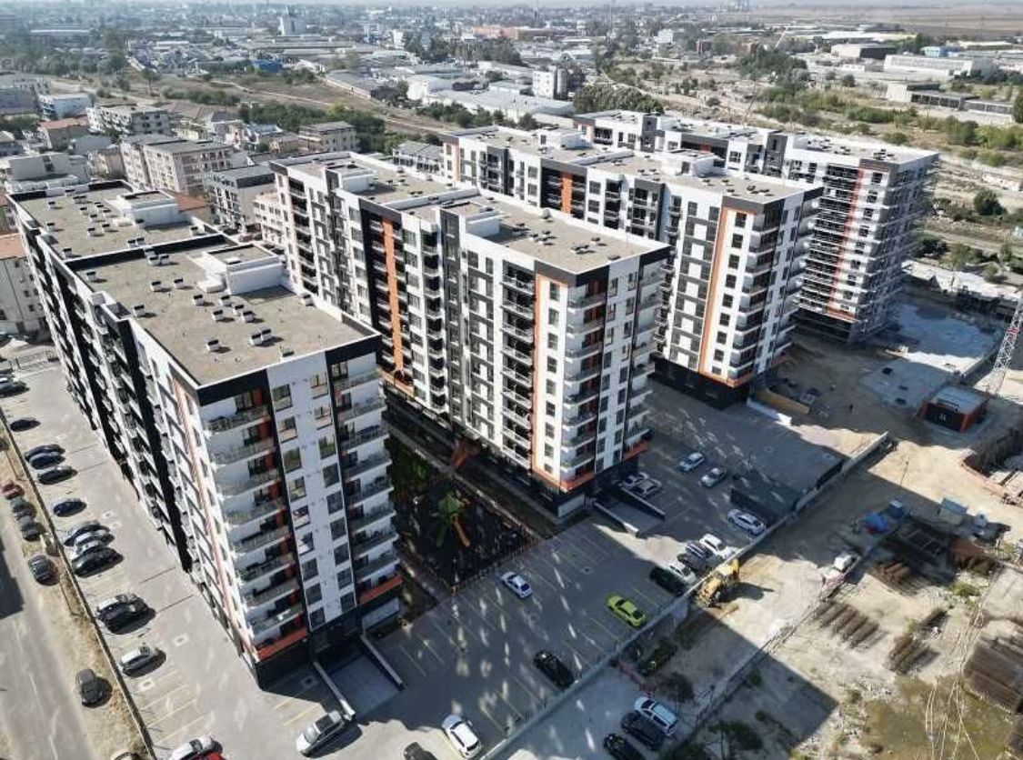 Apartament+loc parcare sunbteran - Poză 4