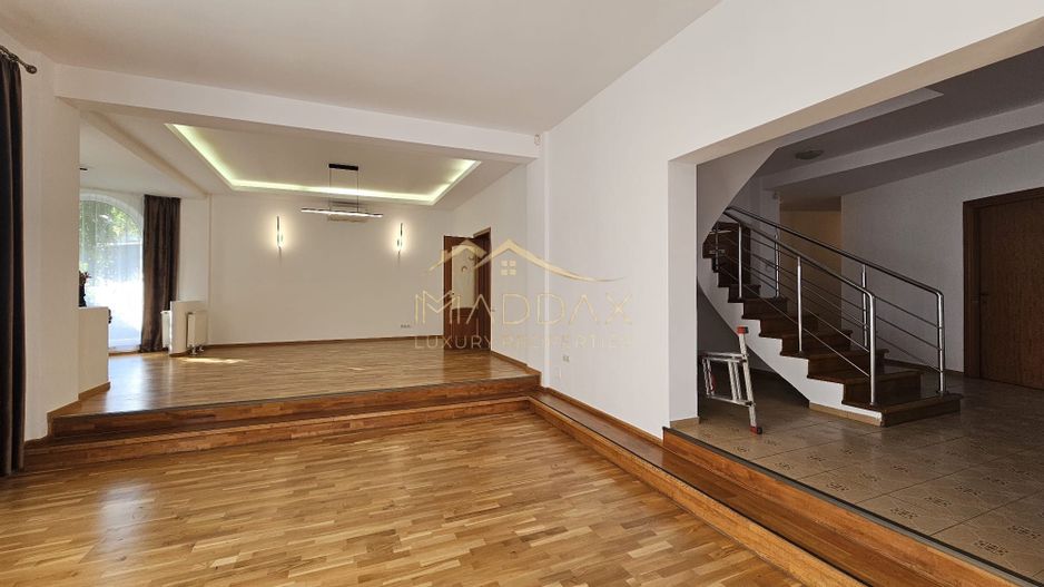 Vila Individuala 7 camere*Piscina*Teren 1000 mp / 8 parcari// Erou Iancu Nicolae - Poză 2