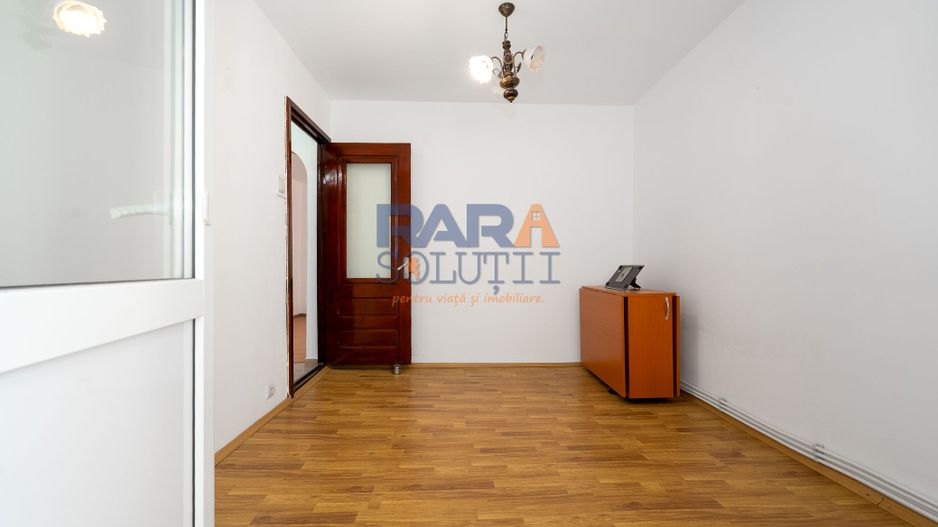Apartament la etajul 1, semimobilat - Poză 15
