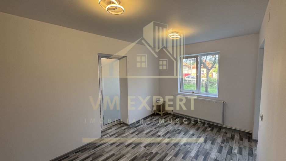 SPAȚU COMERCIAL 34 MP CAMPULUNG VIZAVI DE CENTRU MEDICAL CLUBUL SANATĂȚII - Poză 18