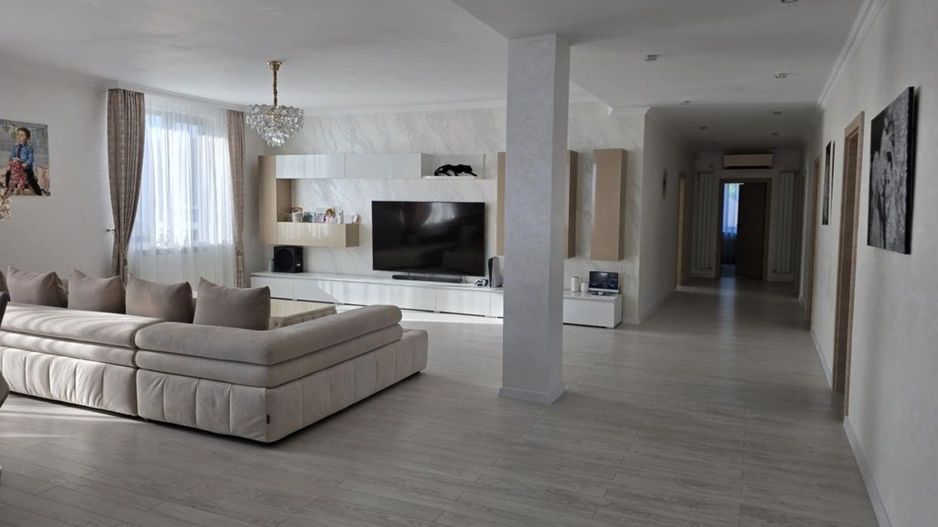 🏡✨ CASĂ PREMIUM  ȘENDRENI – 305 MP LOCUIBILI, TEREN 1.000 mp - Poză 2