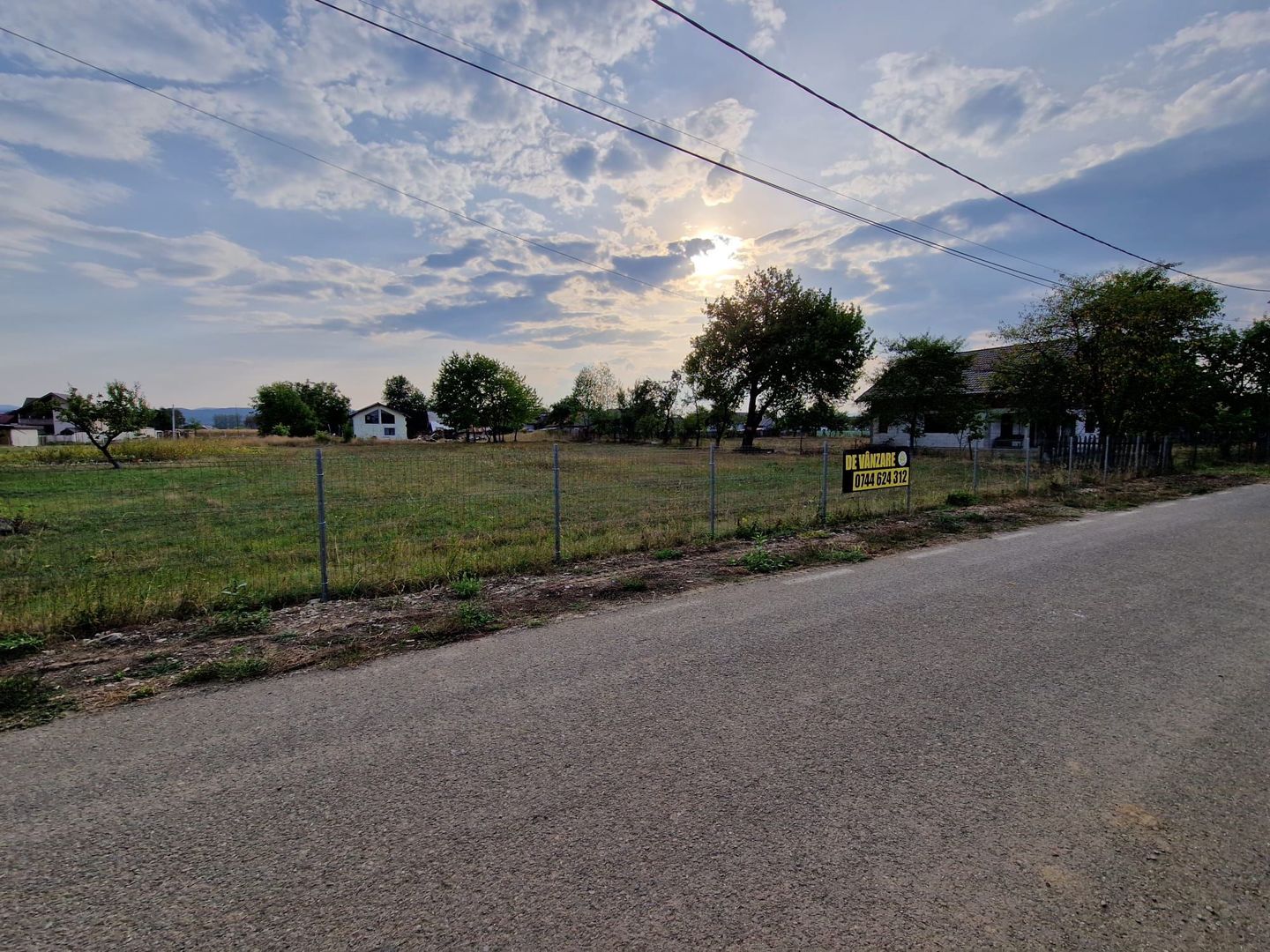 Teren intravilan central Cornu Luncii - Poză 3