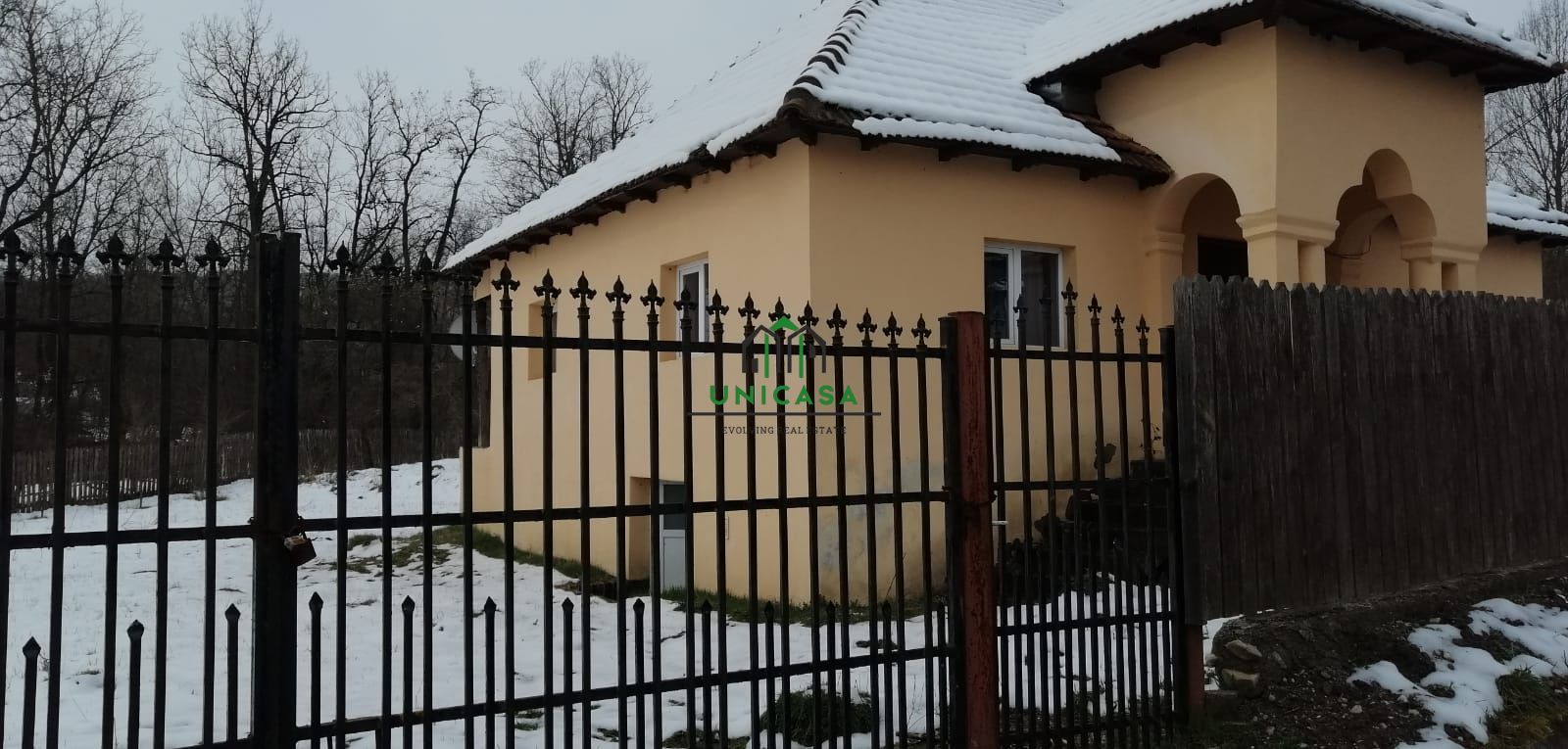 Casa /Teren - Pausesti Otasau - Poză 1