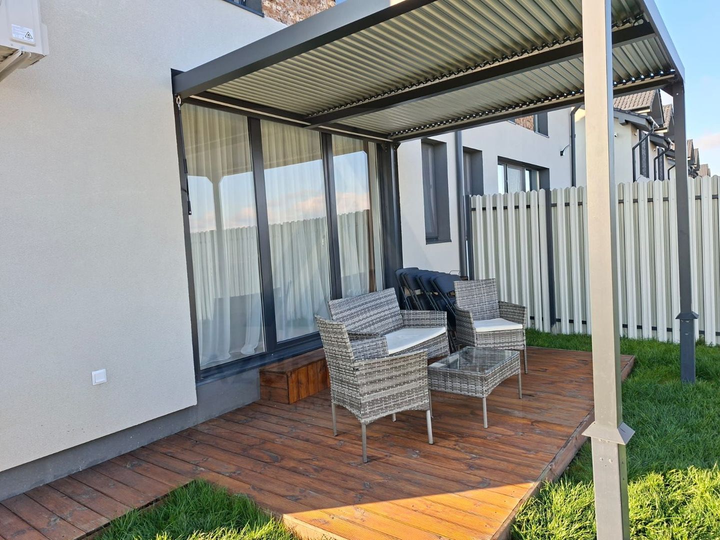 Casa moderna 4 camere 2 bai si curte libera 220 mp pe Calea Cisnadiei - Poză 11