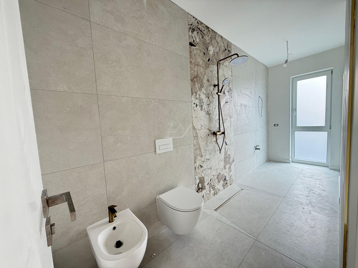 Comision 0! Pozitie excelenta. 3 dormitoare. Zid dublu. - Poză 12