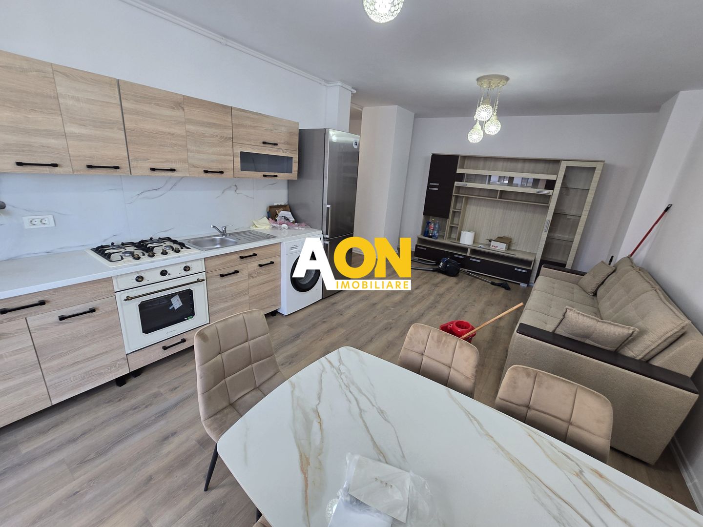 Apartament cu 3 Camere, Bloc Nou, Prima Închiriere, Zona Centru - Poză 1