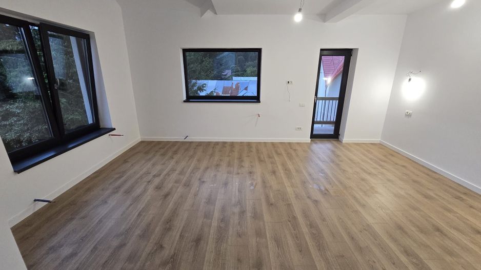 Apartament cu 2 camere 65,10 mp + 30 mp pod - vedere la muntii Caraiman Busteni - Poză 2