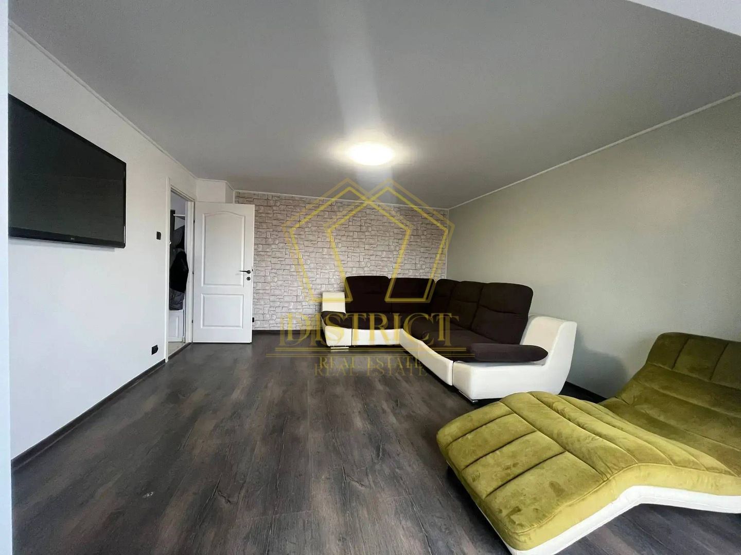 Apartament spatios cu 2 camere | Freidorf - Poză 1
