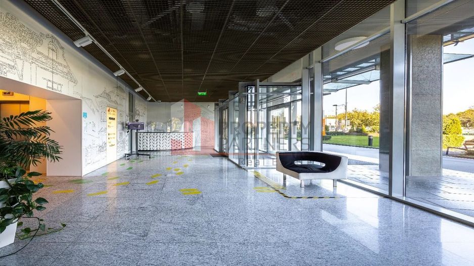 Spatiu modern pentru birouri - 1,657.82 mp - Metrou Eroilor (M1, M3 & M5) - Poză 2