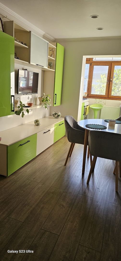Apartament cu 3 camere, MOBILAT si UTILAT, zona CARTIER; - Poză 7