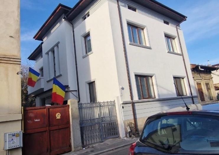 Casa de vanzare langa Parcul Carol - Poză 1