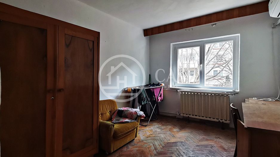 Apartament cu 3 camere de vanzare in zona Decebal, Oradea - Poză 2