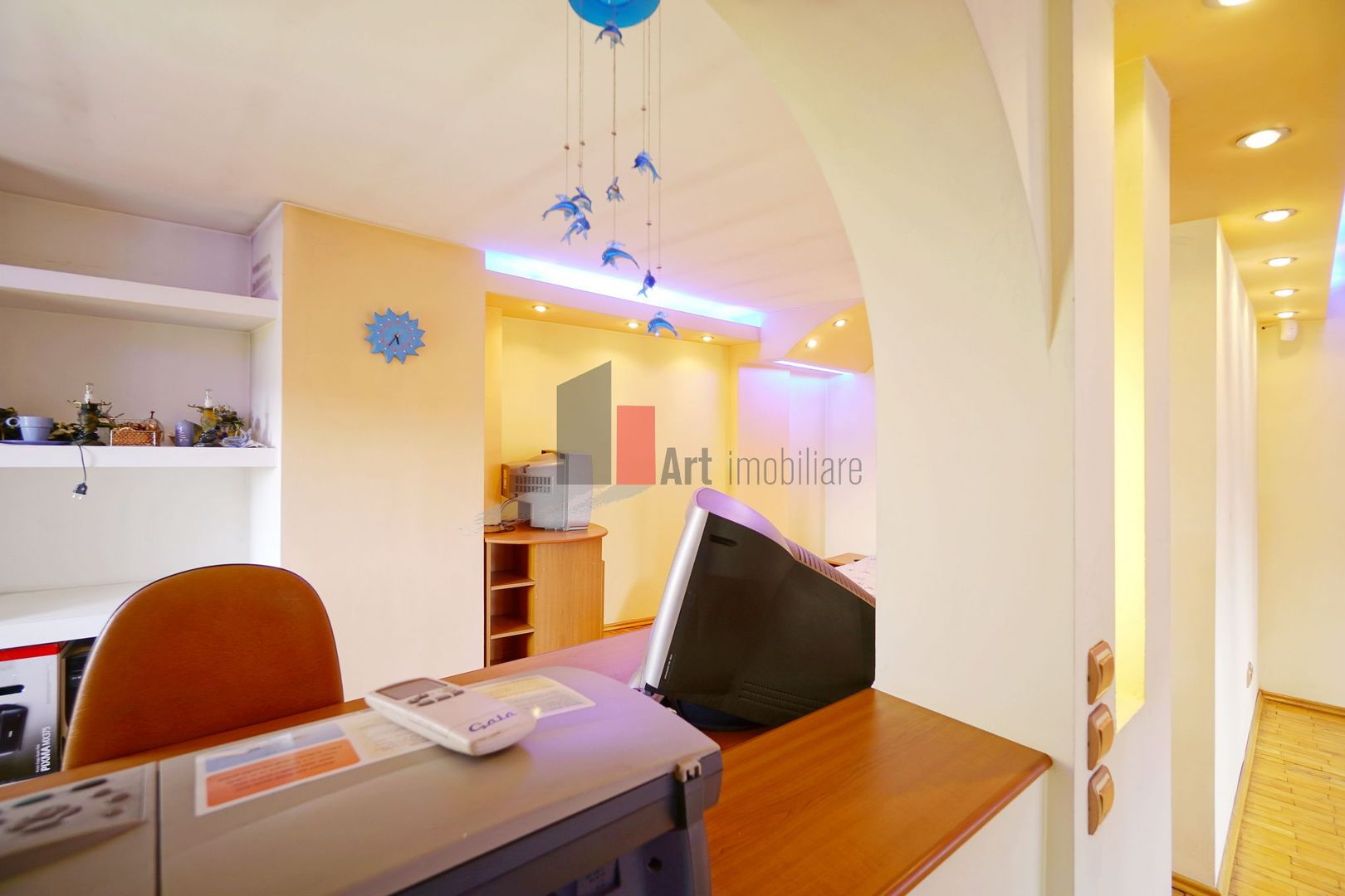 Proprietatea "ARCHA" , Vatra Luminoasa, JUMATATE DE VILA, intrare separata - Poză 12