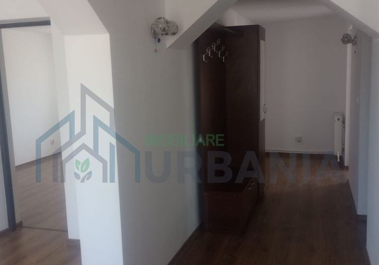 Casă renovată cu 3 camere și teren de 1000 mp în Letcani, Iași - Poză 4