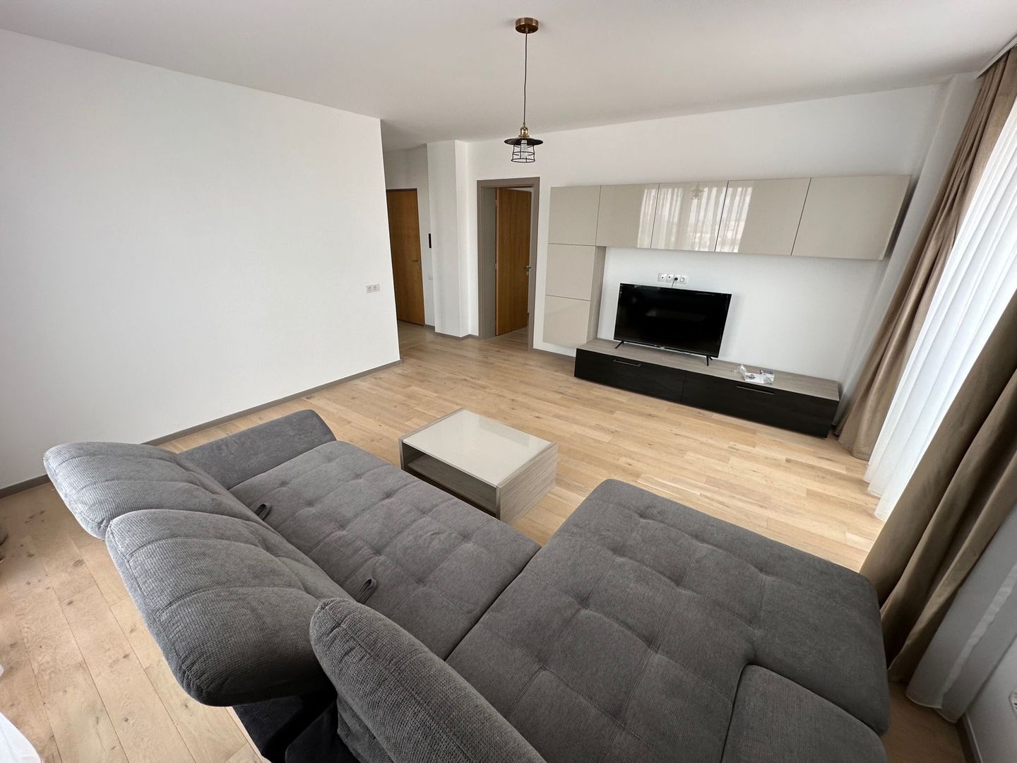 Apartament bloc nou 3 camere - parcare subterana - Poză 2