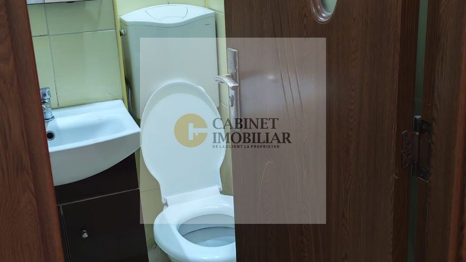 2 Camere - Hol Locuibil | Decomandat | 3/10 | Credit | M Lujer - 3 min - Poză 10