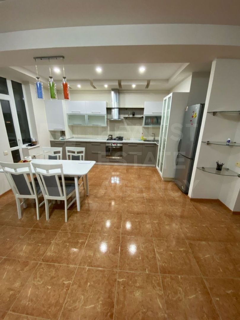 Chirie, apartament, 2 camere,  strada Traian, Botanica - Poză 2