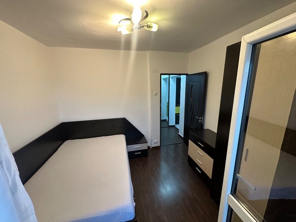 Inchiriez apartament 2 camere - renovat Crangasi - Poză 2