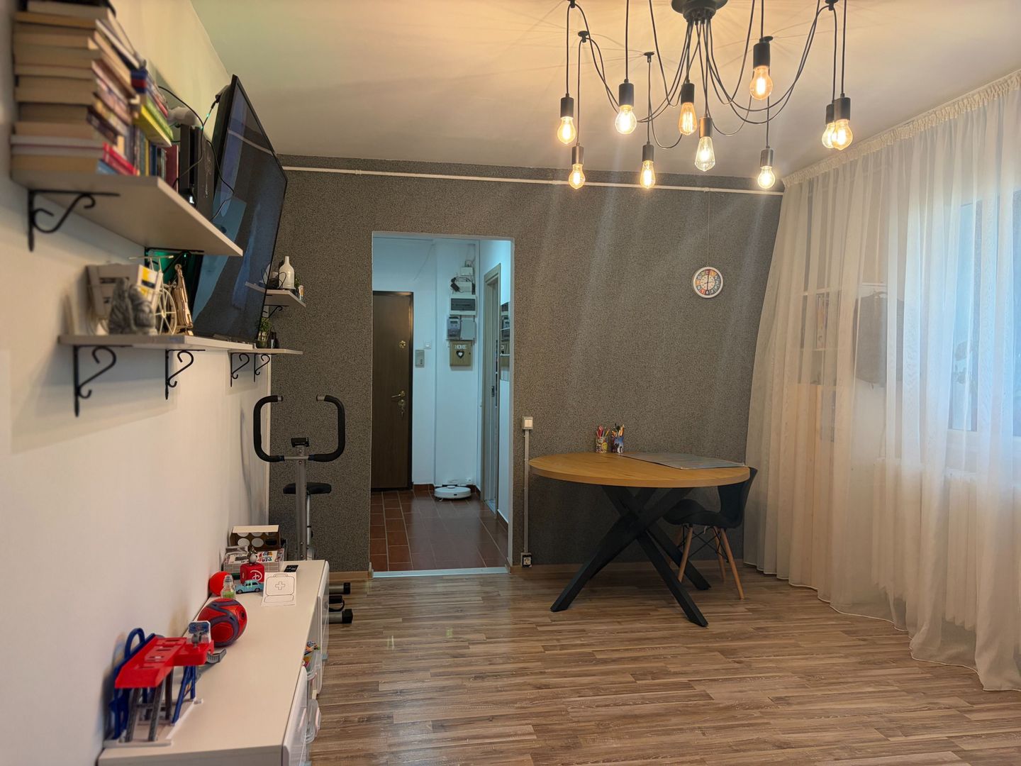 Apartament cu trei camere, zona Straduintei, 95.000€ negociabil - Poză 6