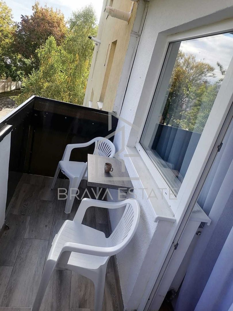 Apartament de inchiriat, 3 camere, decomandat, 2 bai, zona UMF - Poză 2