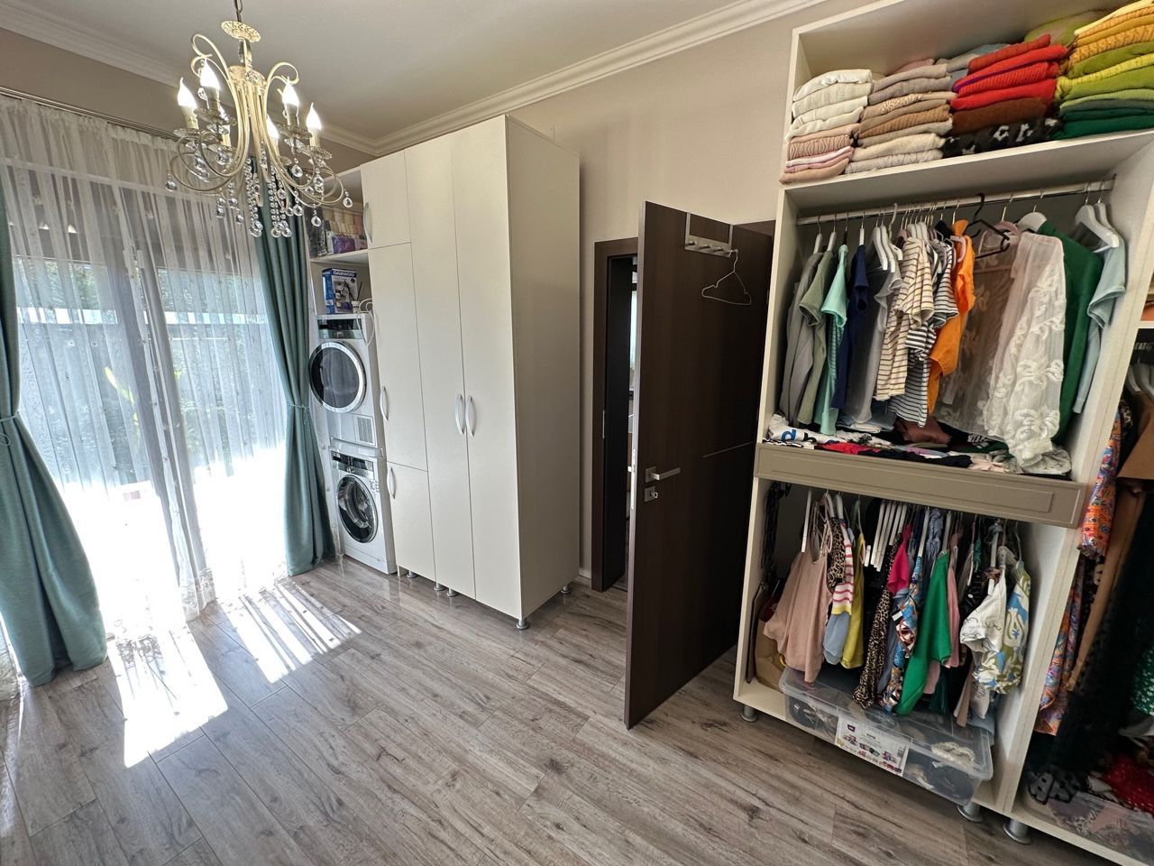 CASA EXCEPTIONALA CU LIVADA PROPRIE - Poză 13