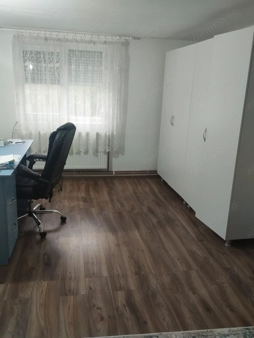Casă de vânzare cu teren 920 mp - Poză 6