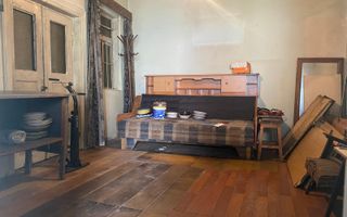 Vanzare casă bine poziționată – Târgoviște, strada Berzei - Poză 2