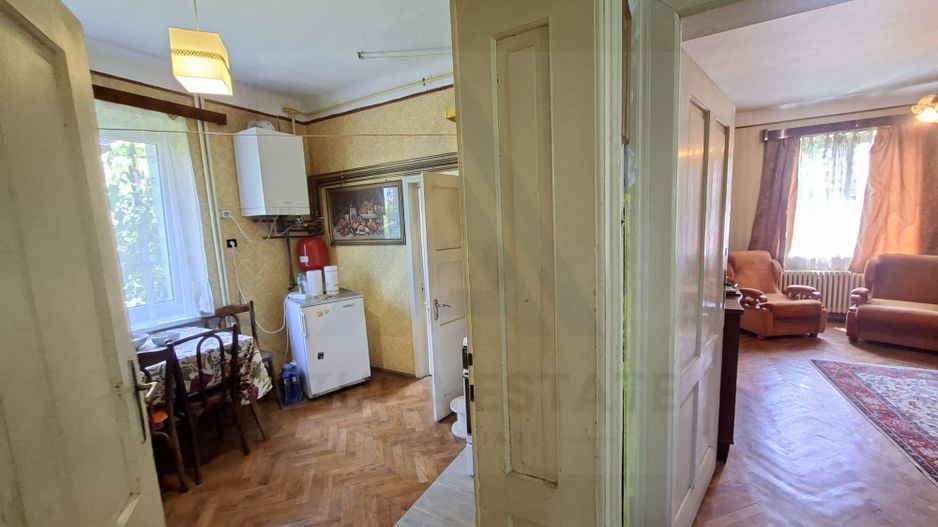 Casa individuala 185 mp utili S + P + E garaj si teren 777 mp Central - Poză 4
