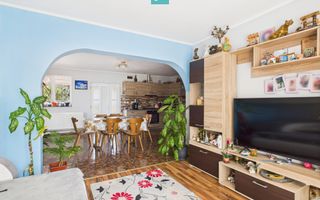 Casă spațioasă cu grădină în Topolovățu Mare - Poză 4