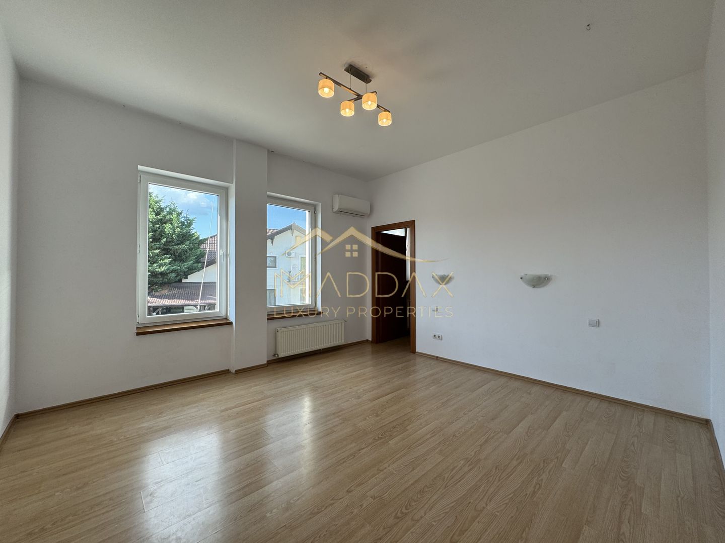 Vila Individuala 7 camere*Piscina*Teren 1000 mp / 8 parcari// Erou Iancu Nicolae - Poză 61