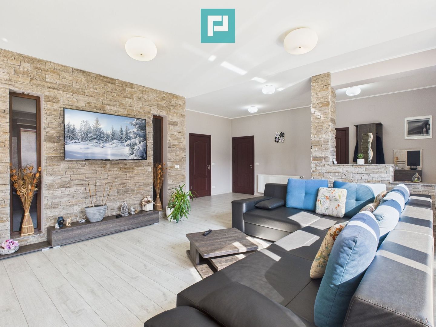 Casă modernă cu 2 corpuri, 5 camere în Pecica - Poză 7