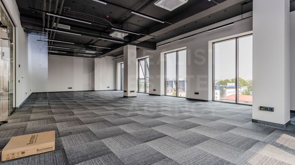 Chirie, spațiu de birouri, 900 mp, amplasat pe strada Tigina - Poză 23