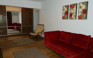 3 camere, piața Unirii, 750 euro negociabil - Poză 1