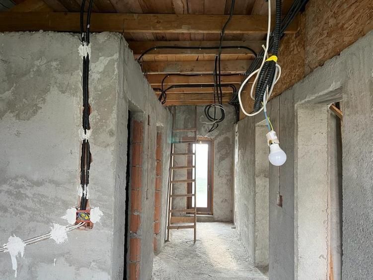 MOSNITA NOUA, 4 CAMERE, CASA INDIVIDUALA - Poză 2