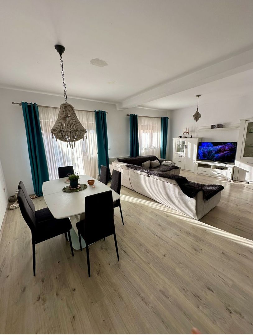 Casa tip instruita cu poziție buna - Poză 1