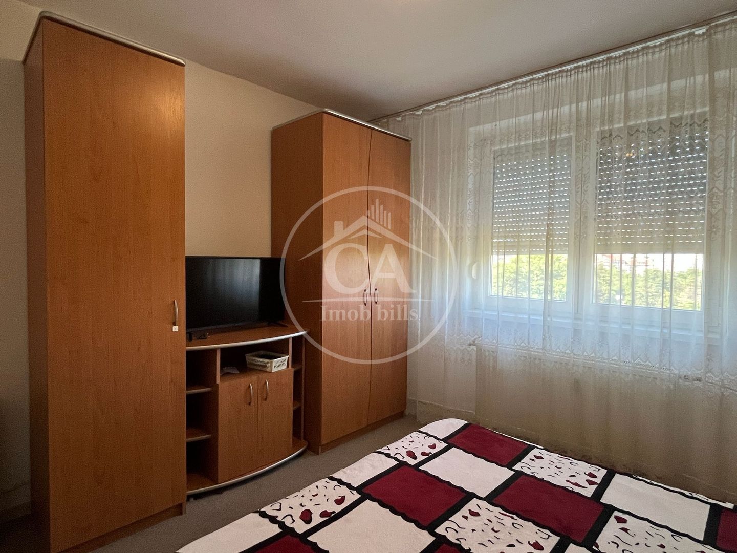 Apartament cu 3 camere de vânzare în zona Rogerius, Oradea - Poză 2