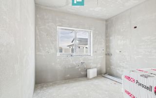 Duplex în Săcălaz despartit prin cameră tehnica - Poză 7