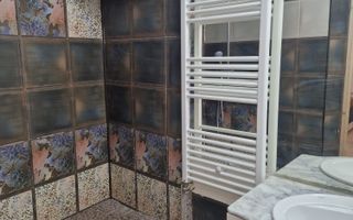 Garsoniera in casa str Iuliu Maniu curte comuna. - Poză 11