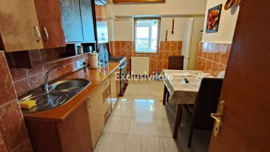 Apartament 3 camere situat în centrul orașului Târgu Jiu, pe pietonală - Poză 6